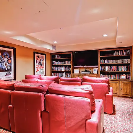 Villa Montane By East West-2